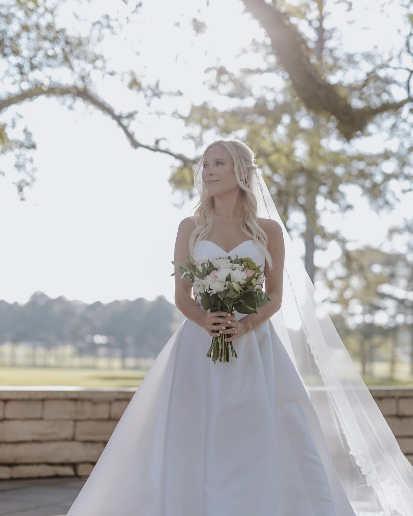 Stunning bride! ✨

Chandler you’re beautiful inside and out. I had so much fun helping plan your big day! Can’t wait to 