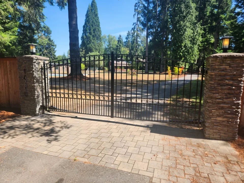 Driveway gates San Diego CA thumbnail