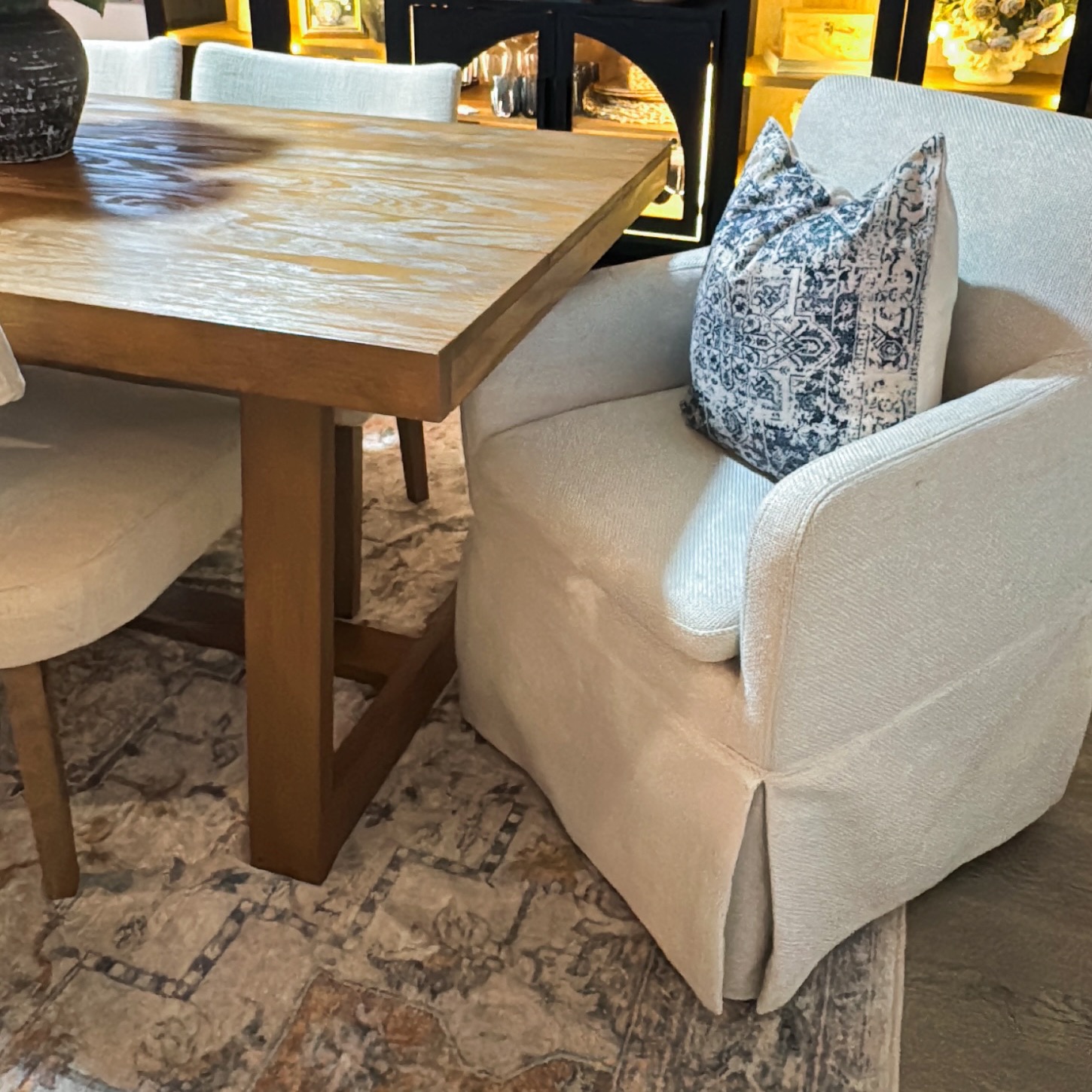 DINING ROOM thumbnail