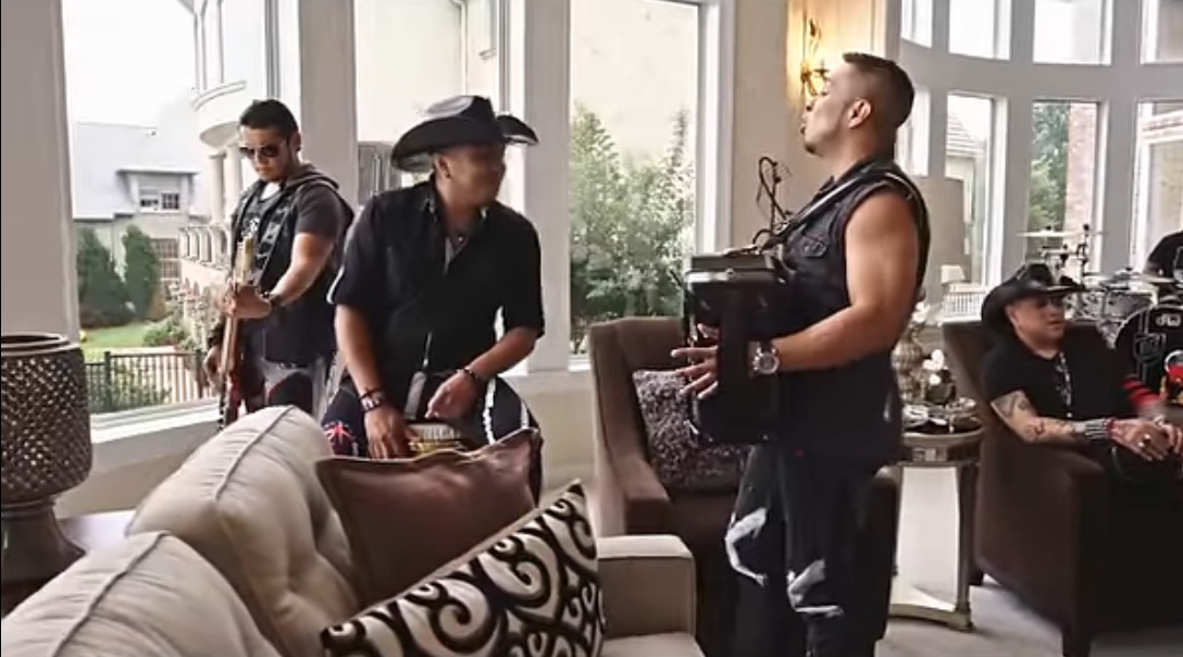 Siggno - Inevitable (Video Oficial) thumbnail