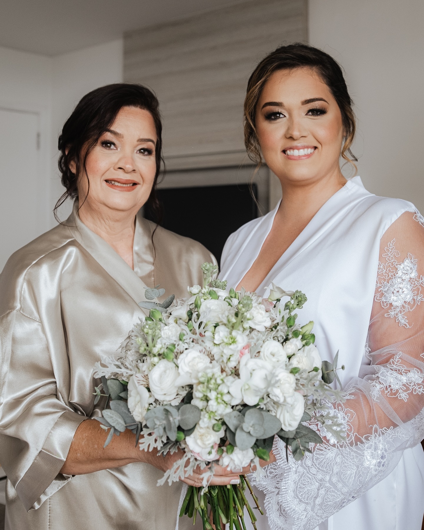 Eu e meu amor por fotos oficiais ✨

E o dia da @brunnaplp foi tão incrível que vale muitas postagens 🥰♥️

Hair pela mara