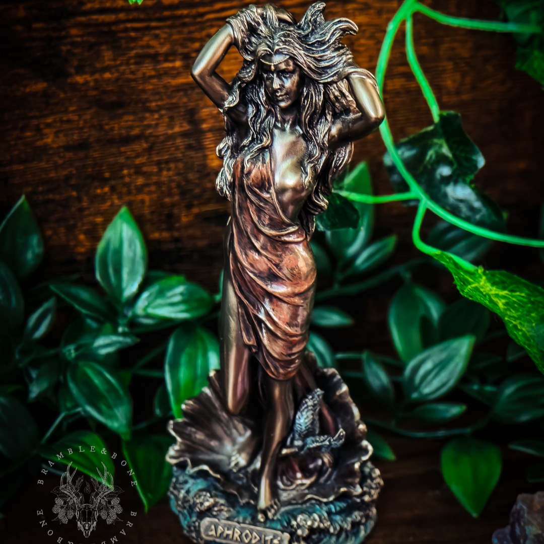 Small Aphrodite Statue thumbnail
