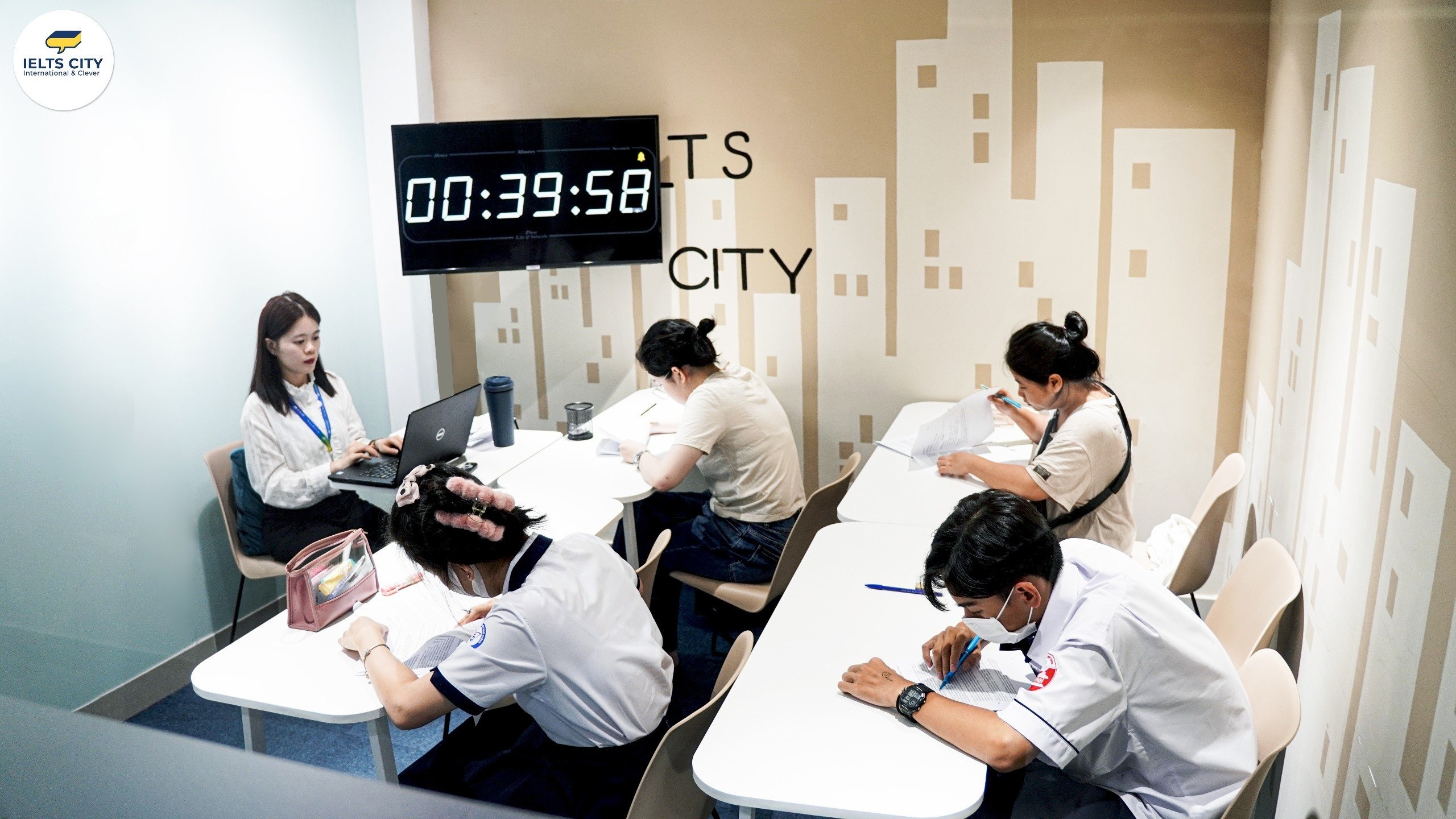 Các khóa học luyện thi IELTS tại IELTS CITY thumbnail