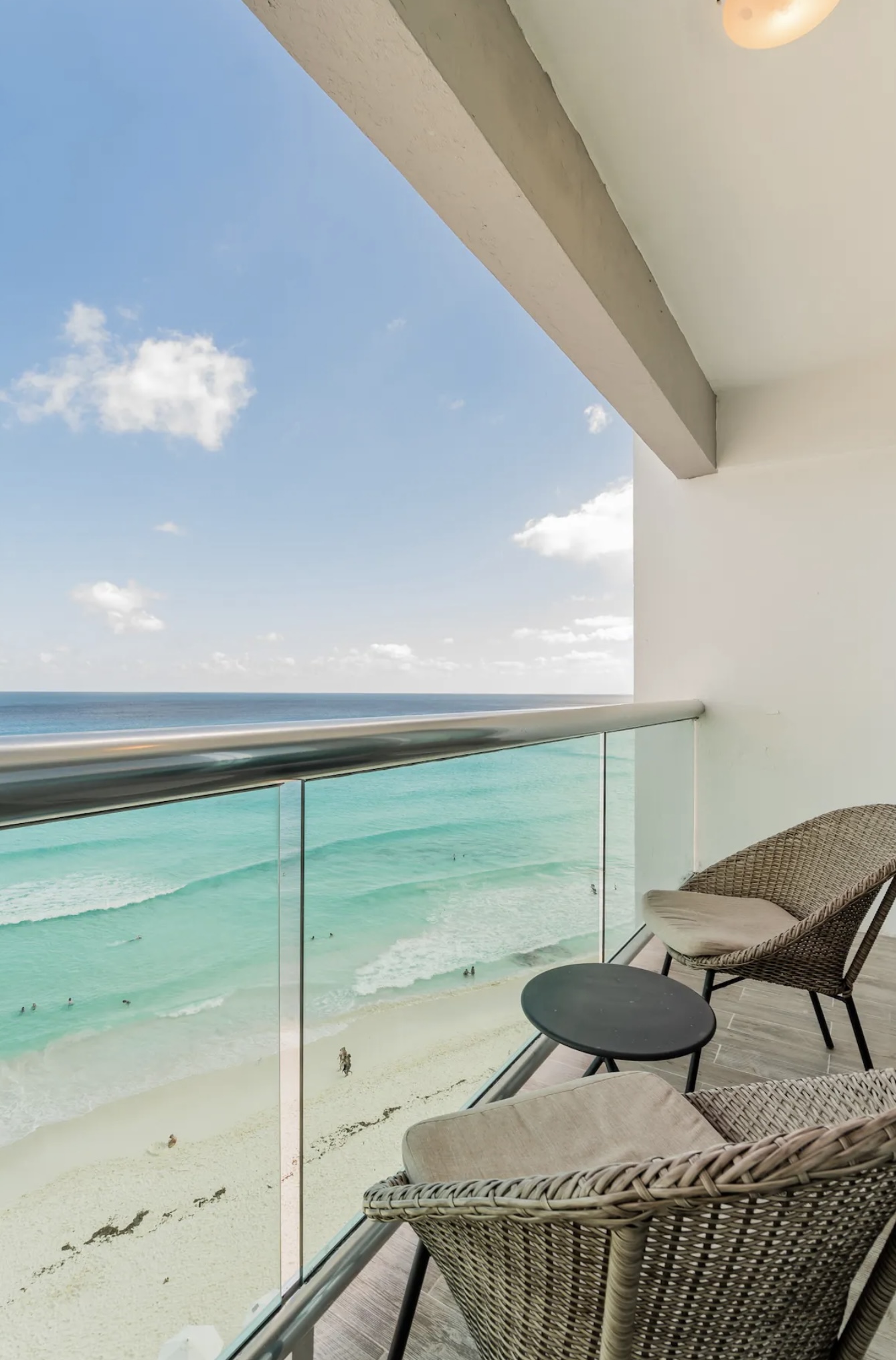 RESERVA Tu alojamiento frente al mar turquesa de CANCUN 🌊🏝️  thumbnail