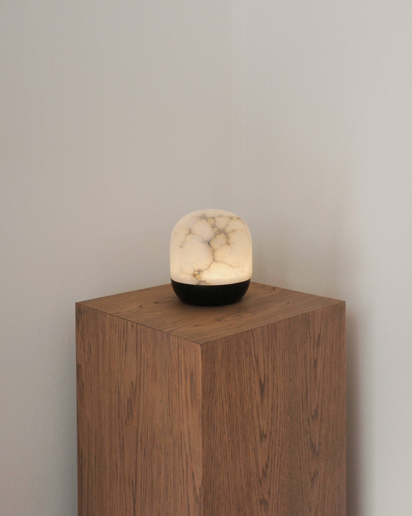 SERENE AROMA DIFFUSER⁠
⁠
Introducing the newest addition to our Fragrance Collection – the Serene Aroma Diffuser Lamp. I