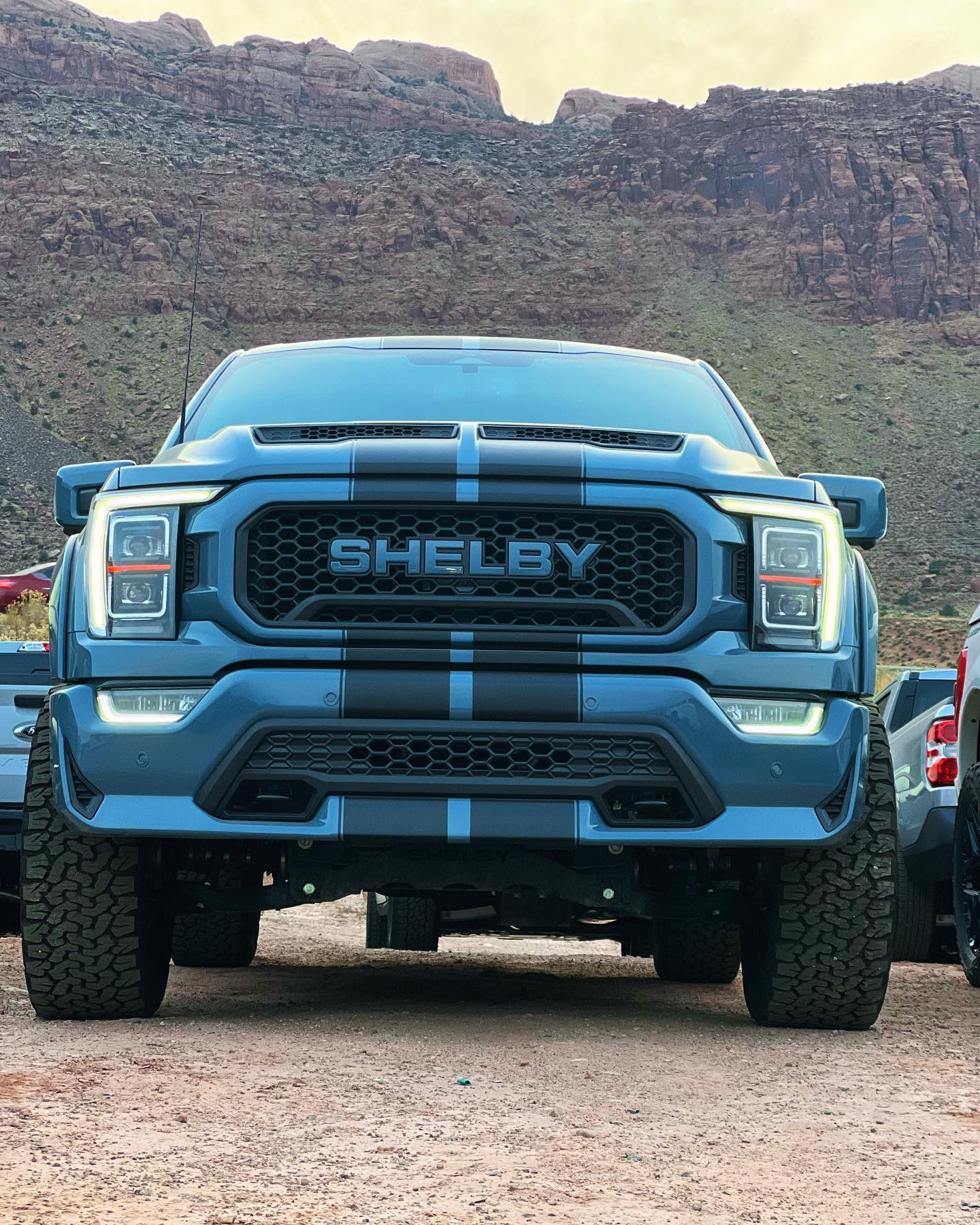 Repost from @cody.fordandmore
Sharing images of this FIRE Shelby F-150 Off-Road 🐍

#TuscanyTrucks #Shelby #ShelbyAmerica