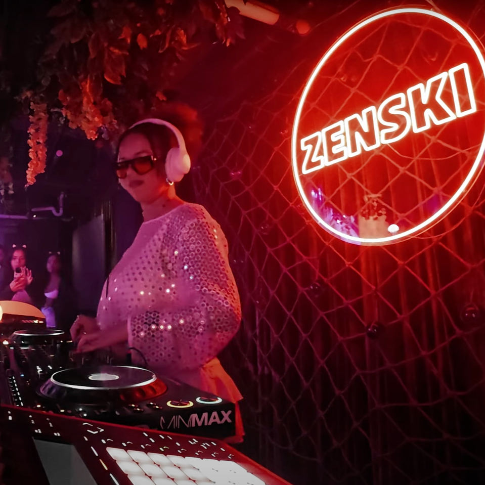 LUNAVERSE Opening Set | Soulful, Groovy House | ZENSKI at MODE MIAMI thumbnail