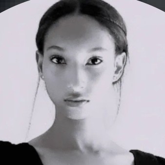 Pabliny Albuquerque - Nail Designer thumbnail