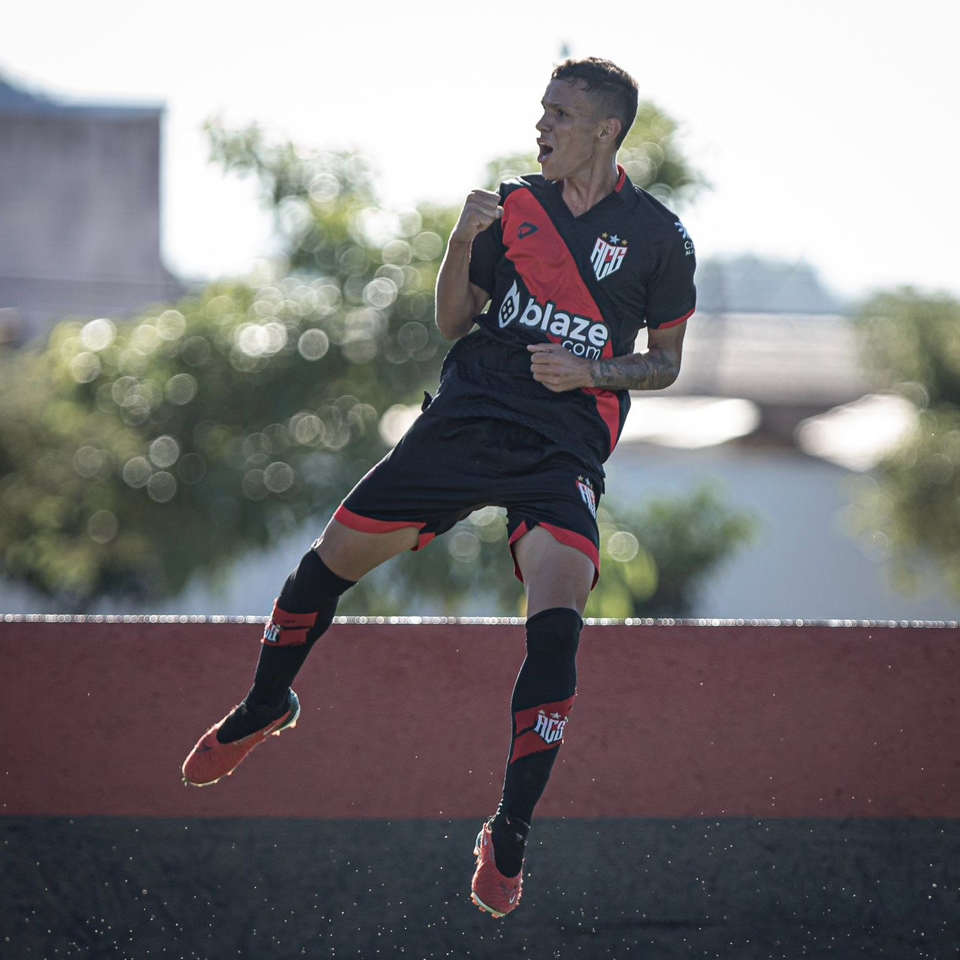 Yuri Alves X UOL thumbnail