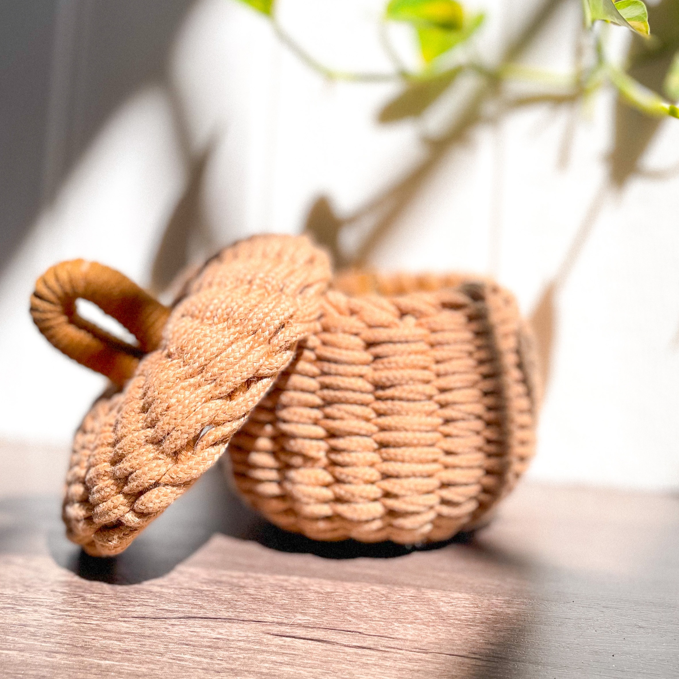 Macrame and Weaving Tutorials - Youtube Channel thumbnail