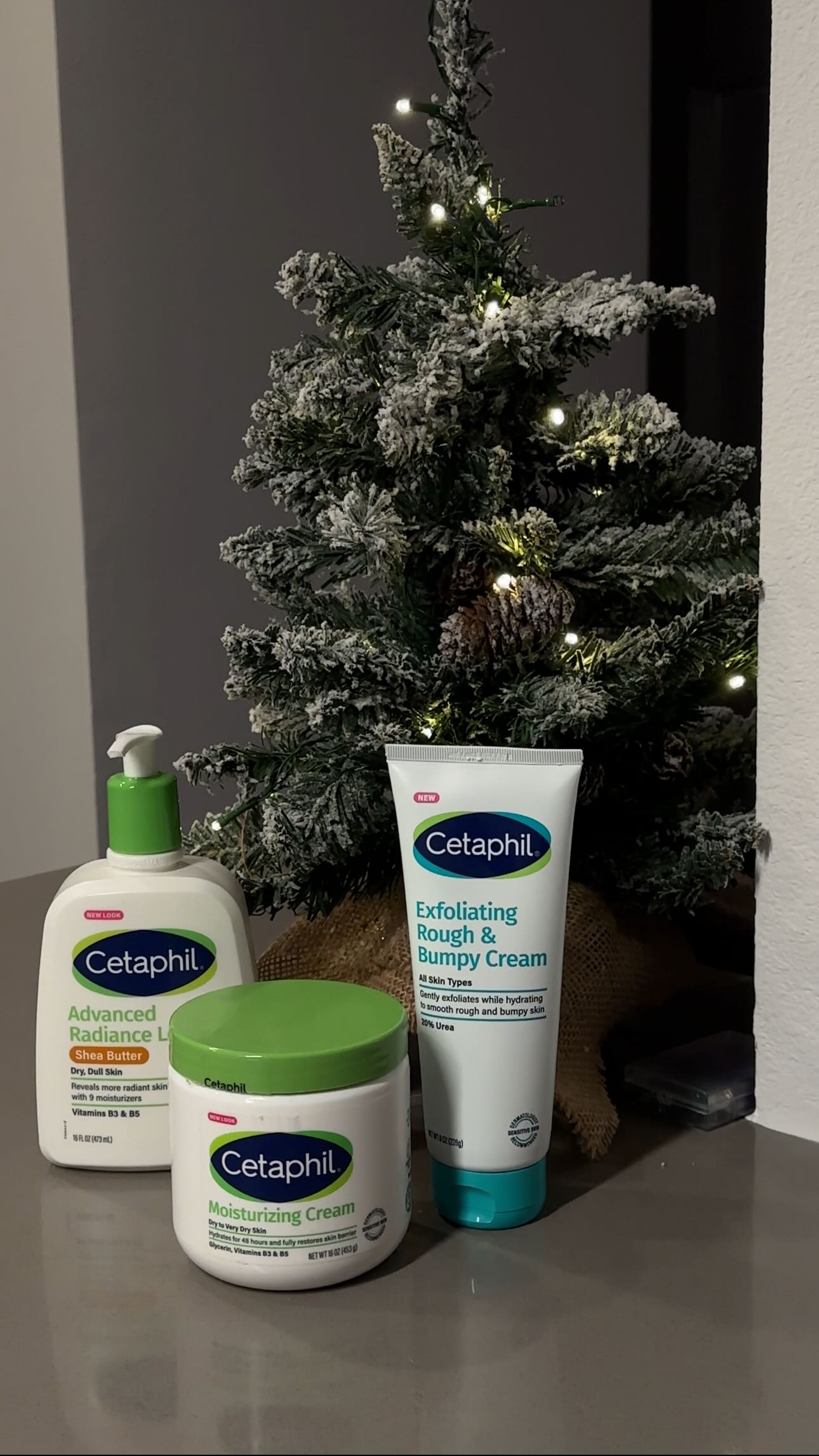 Get your skin winter-ready! ❄️✨

I love using @Cetaphil lotion to keep my skin soft and hydrated during these chilly mon