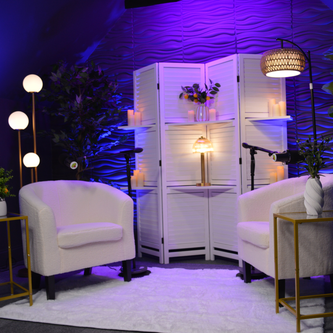 Guide To Choosing A Podcast Studio thumbnail