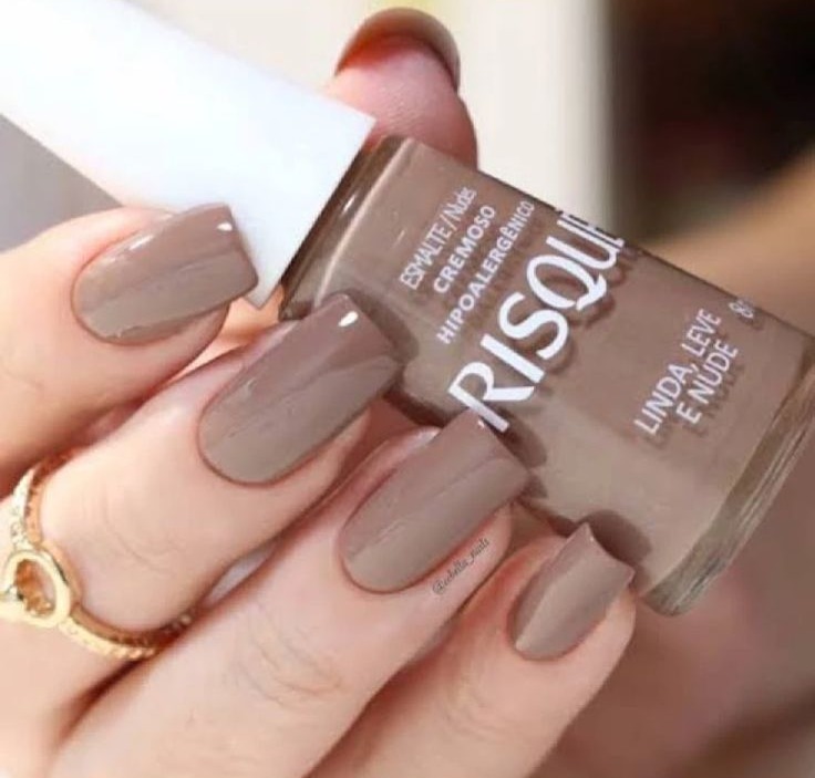 RISQUÉ - linda, leve e nude thumbnail