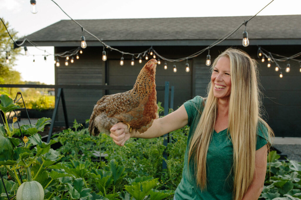 Organic Chicken Feed | Scratch & Peck Feeds thumbnail