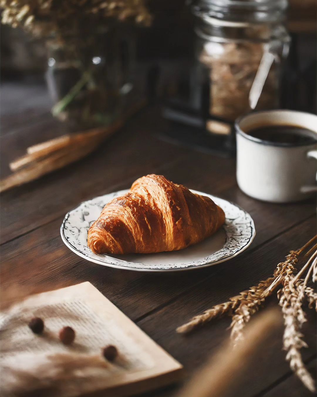 🥐🥐🥐🥐

Trying to adult responsibly: one croissant at a time. Because adulting is hard, but croissants make it better. #Cr