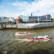 Hamburg: 2 Stunden Hafenrundfahrt | GetYourGuide (Affiliatelink) - Rabatt: HANSEATICCRAVINGS5 thumbnail