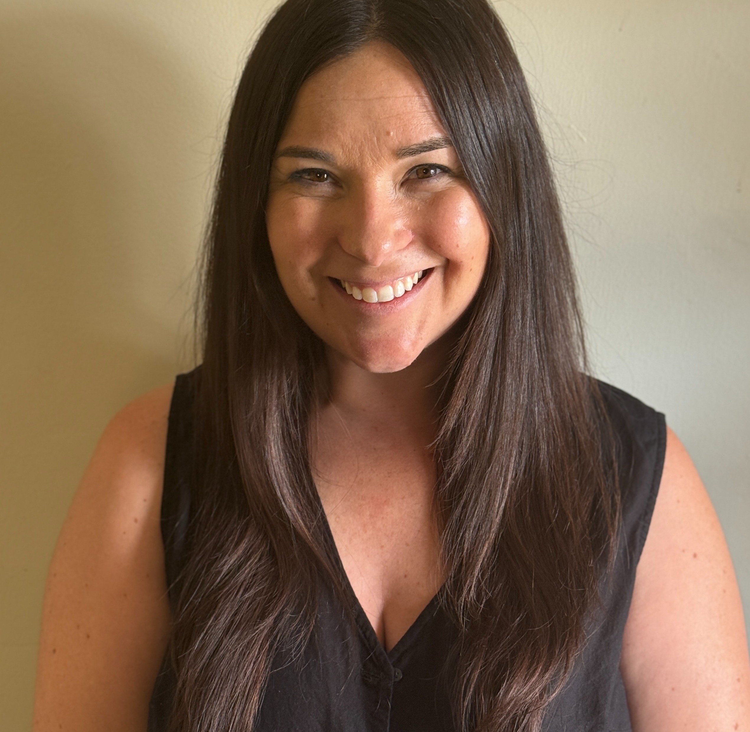 Book Scalp Care + Feet Care with Riley thumbnail