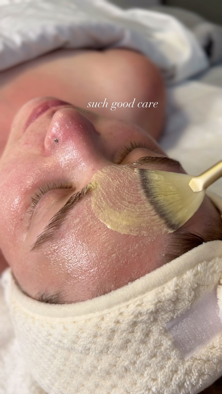 Dear me I’m gonna take such good care of you today …. Of course  I’m here to help ✨.
.
.
.

#delawareesthetician #holist
