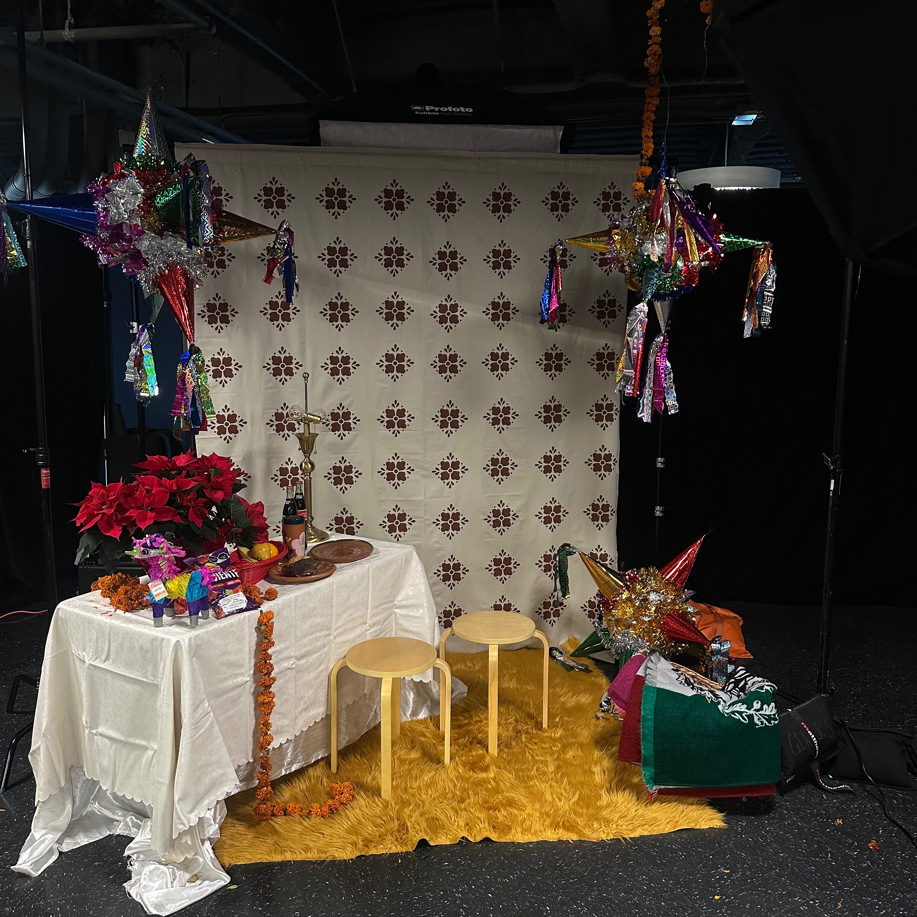 POSADA NAVIDEÑA - DAY 1 PHOTO SET PHOTOS thumbnail