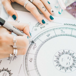 Lectura de Revolución Solar : Observamos las tendencias anuales de tu nuevo año solar thumbnail